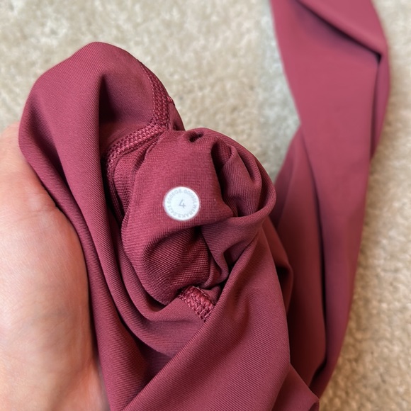 lululemon Wunder Under leggings, Mulled Wine, size 4, 23” - Picture 4 of 6